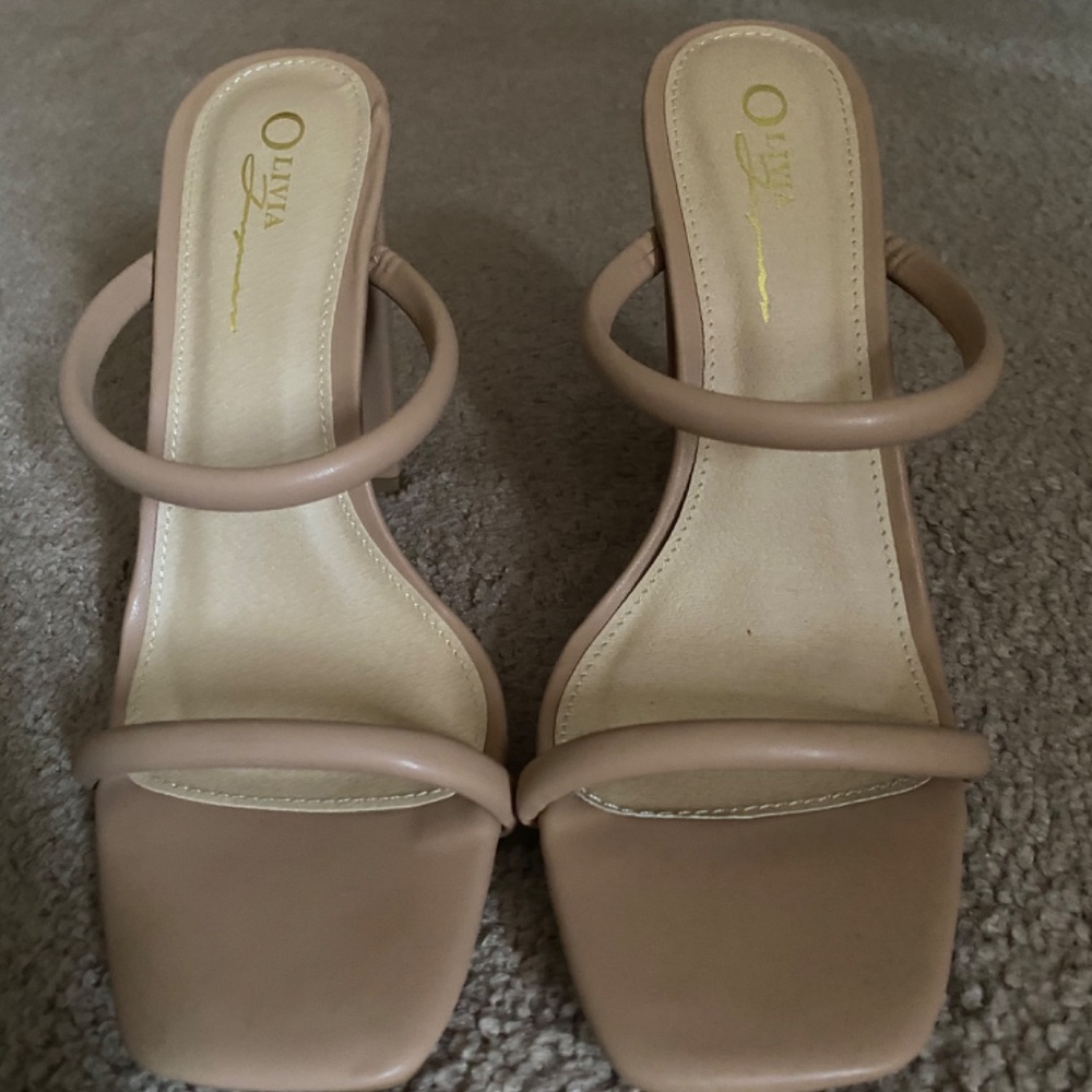 Heels - Picture 3 of 3